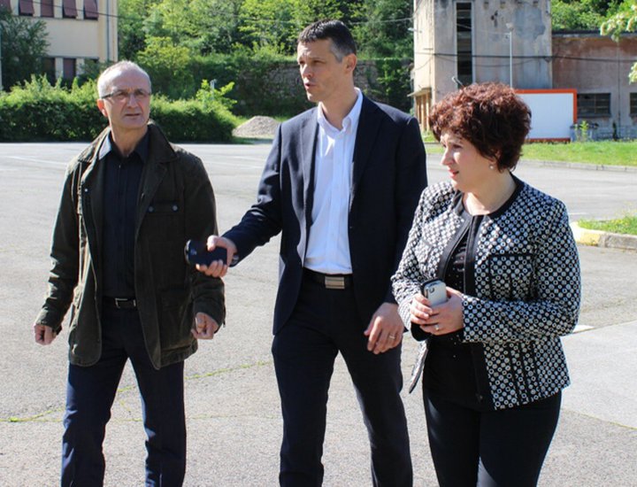 Župan Flego i suradnici na radnom sastanku s predstavnicima Općine Raša