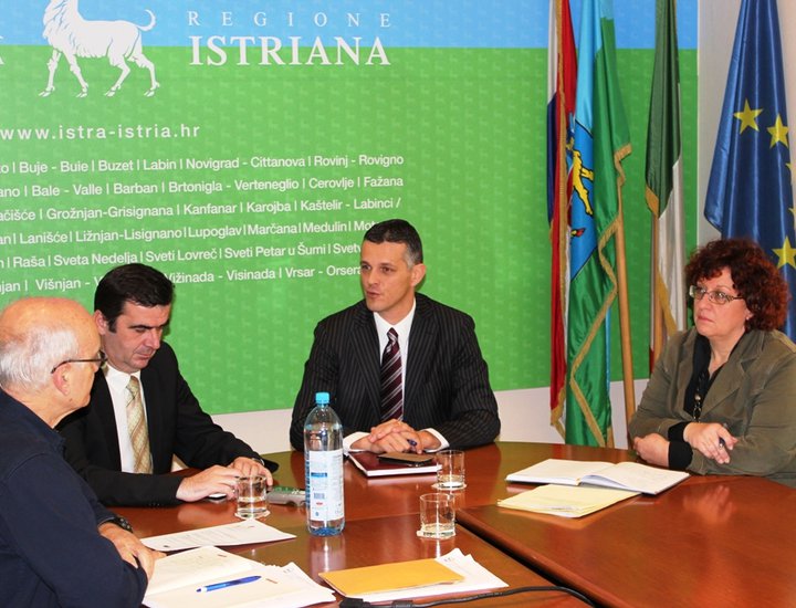Incontro del Presidente Flego con i rappresentanti dell'Associazione dei pensionati della Regione Istriana